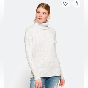 RD Style Ursula Spongey Turtleneck Sweater. Size XXL. Color light gray.